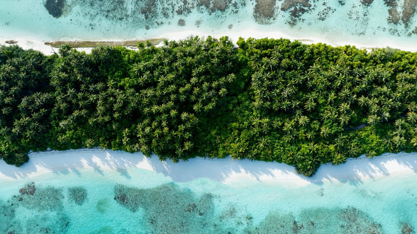 April in the Maldives sees average daily temperatures around 30C