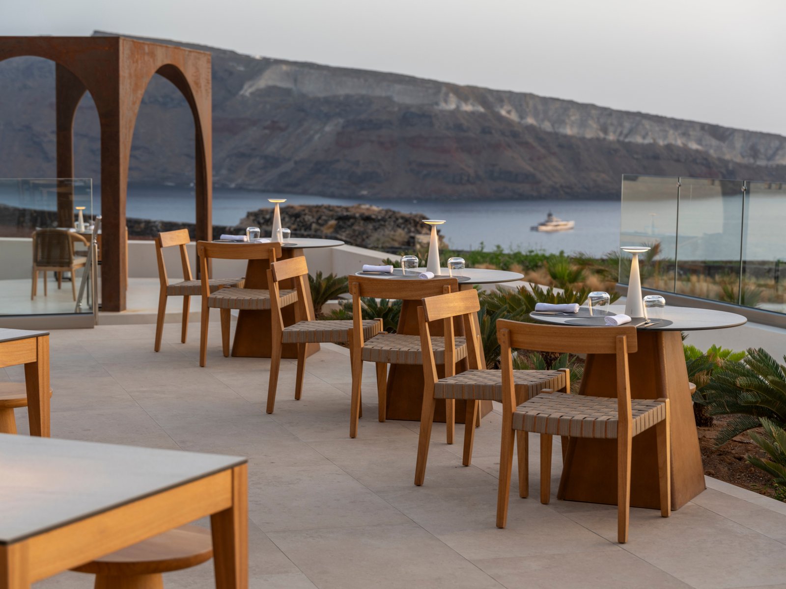 Dinners at Ālme overlook the Aegean