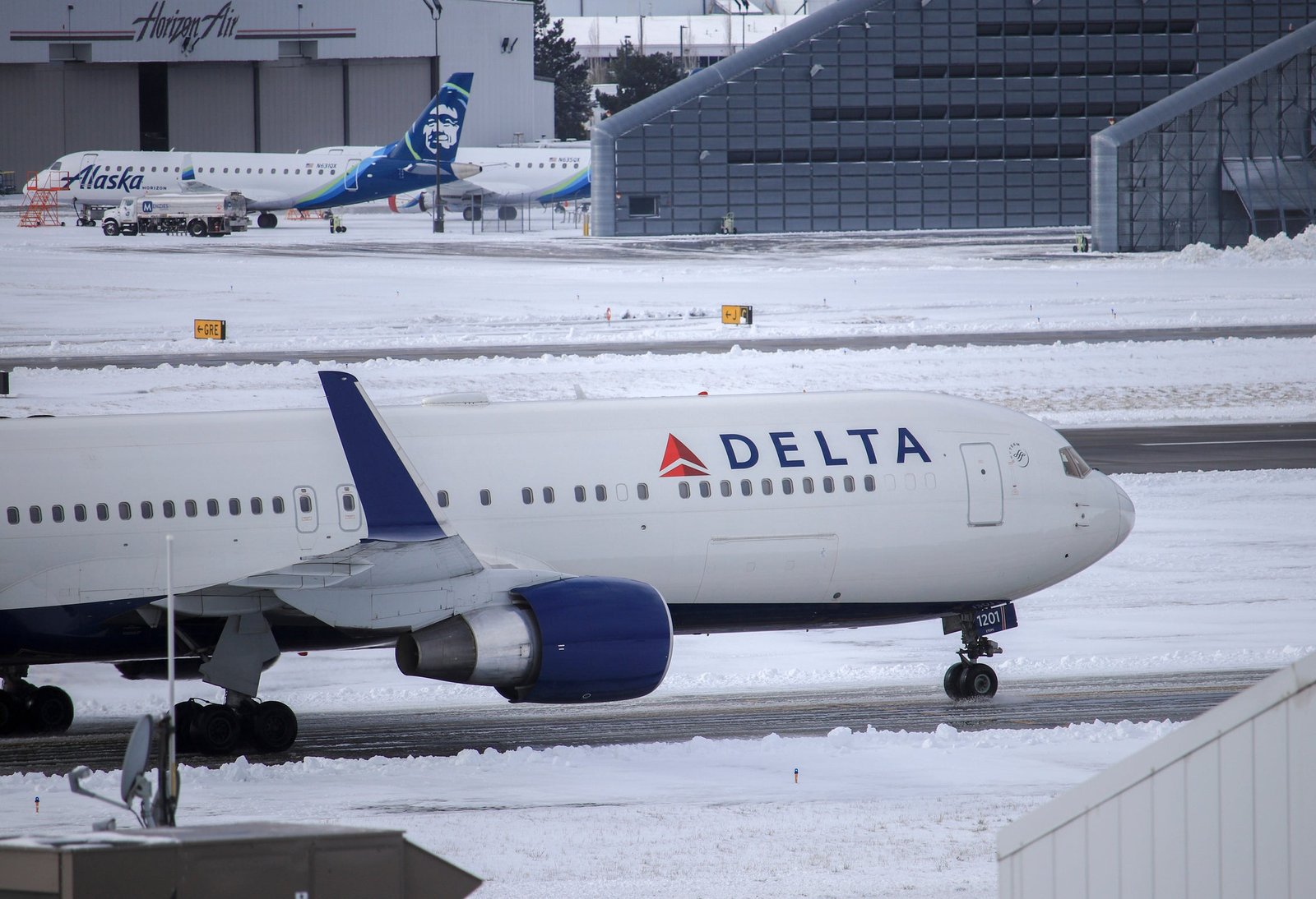 The Delta Airlines plane was forced to land at Anchorage in Alaska