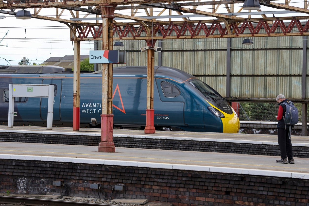 An Avanti West Coast train at Crewe