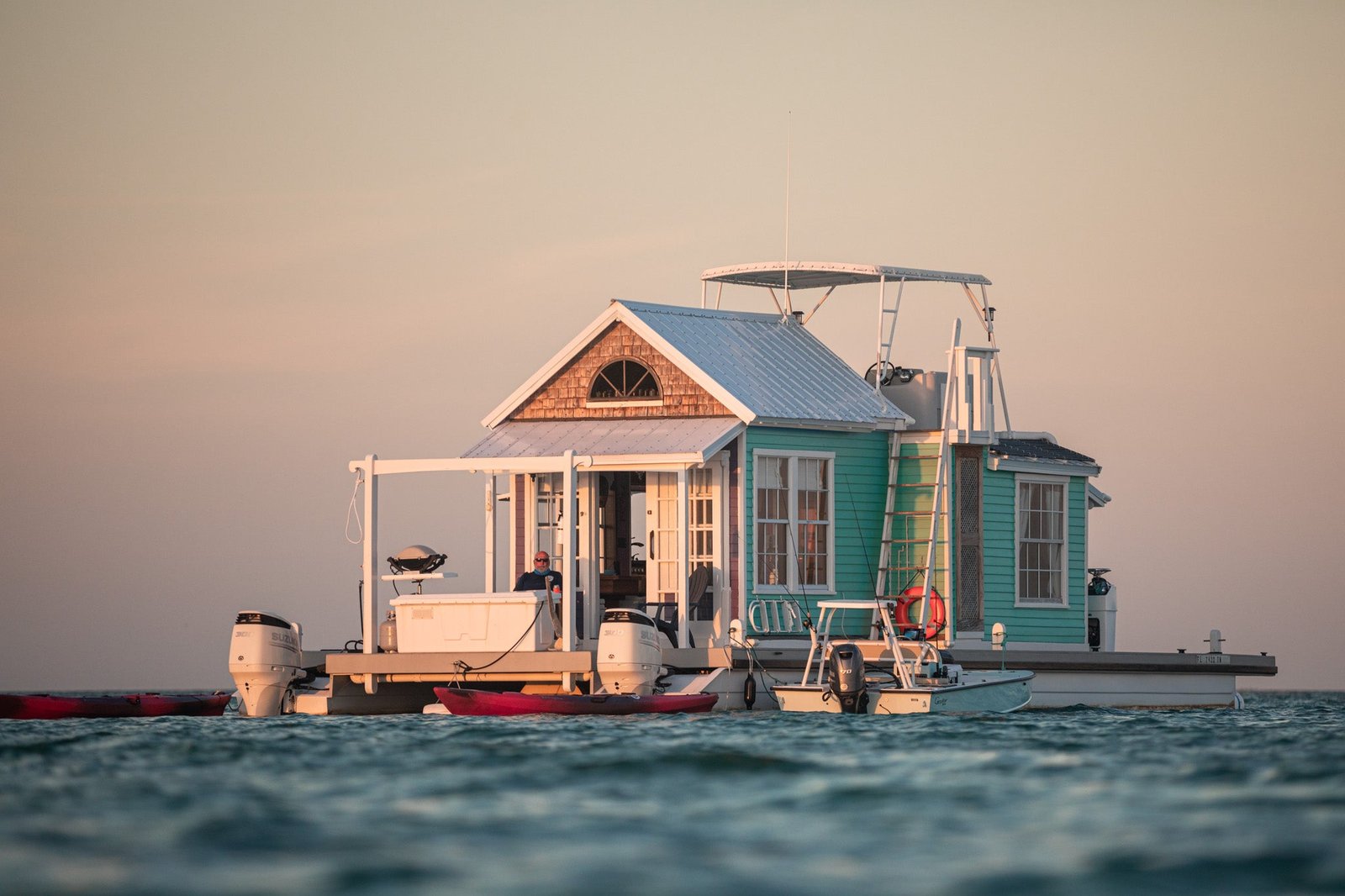 Key West Outpost is a fully functional floating cottage