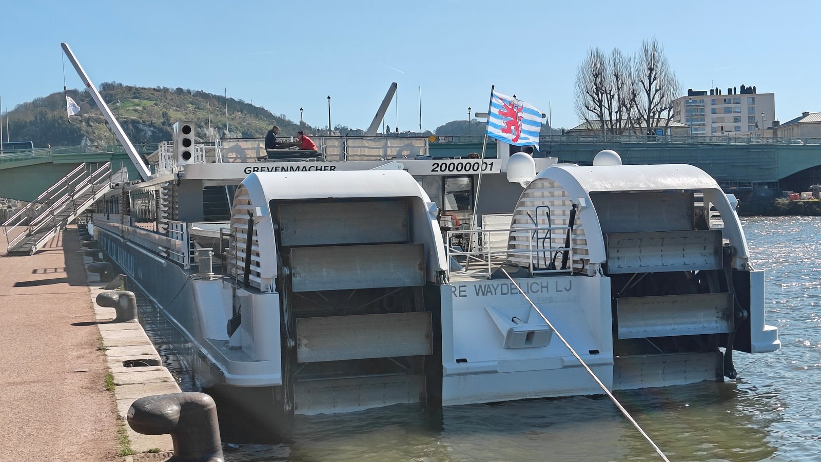 A paddlewheel river cruise ship can operate in varying levels of water, making it easy to navigate changing waterways