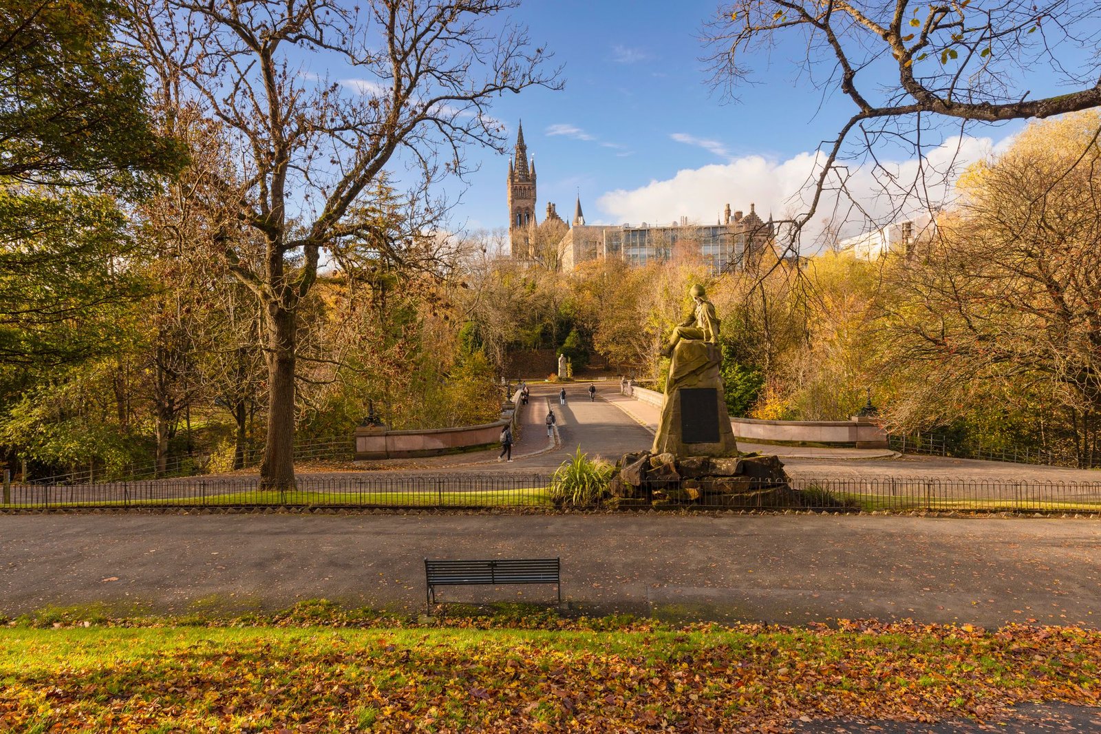 Kelvingrove Park in the west end of Glasgow offers smooth paths and plenty of places to pause