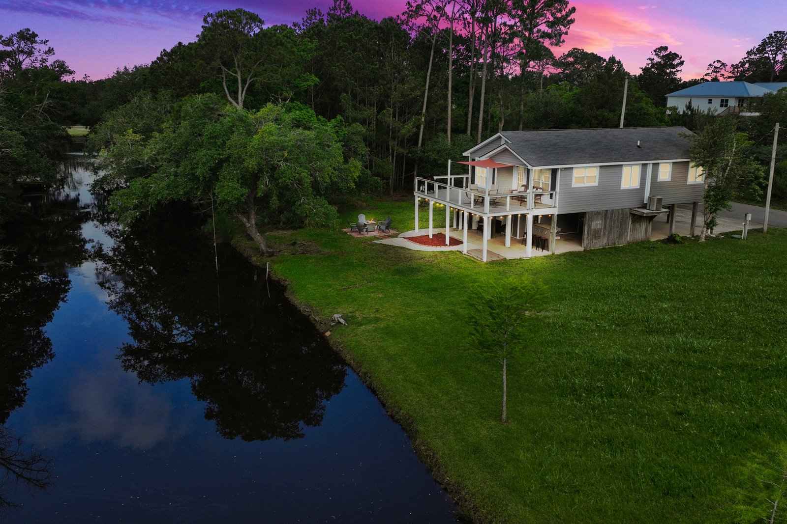 This canalside home is ‘beautifully decorated’
