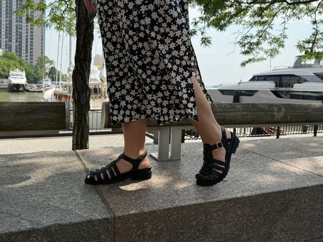 Bared Bittern fisherman sandal in black