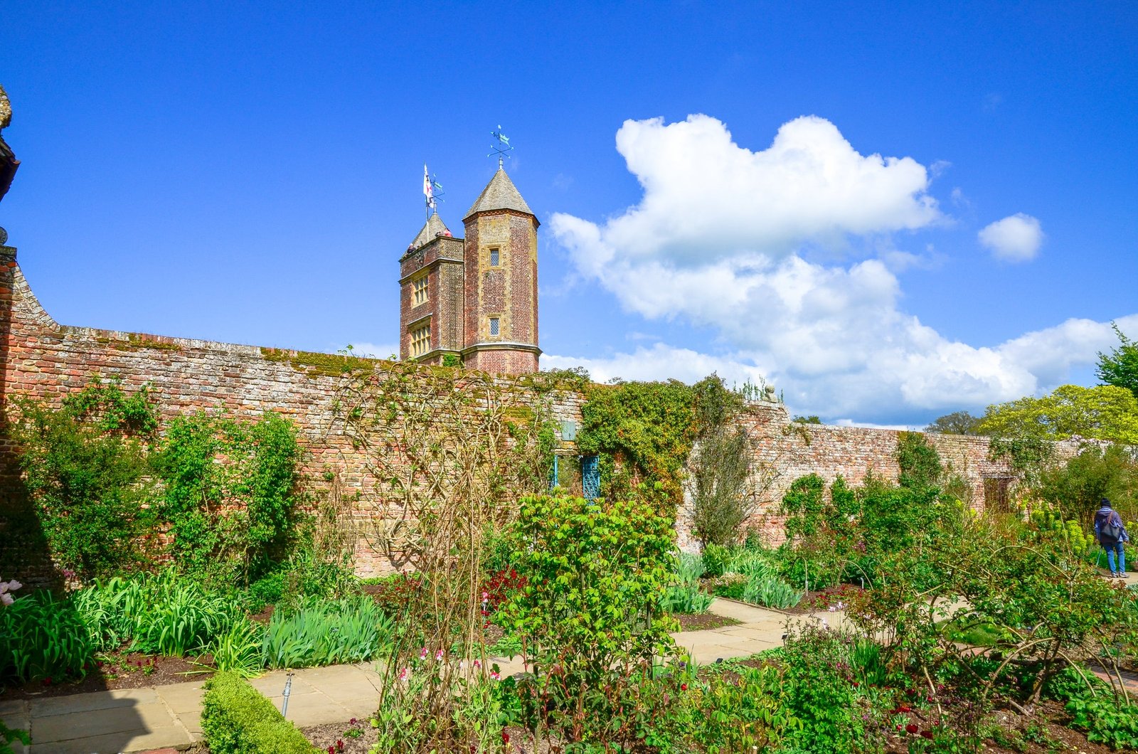 Novelist Vita Sackville-West and diplomat Harold Nicolson planted at Sissinghurst