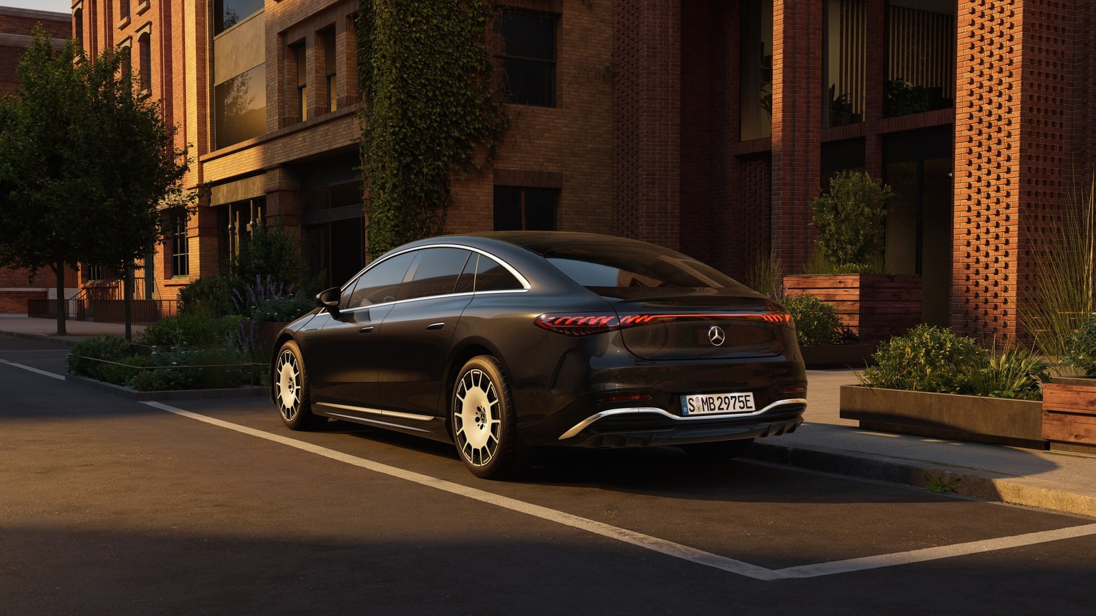 Mercedes-Benz EQS 580 4MATICLack: MANUFAKTUR black sparklingInnen: Exclusiv Nappa macchiatobeige / spacegrey Mercedes-Benz EQS 580 4MATIC | Energieverbrauch kombiniert: 19,5-16,2 kWh/100 km | CO₂-Emissionen kombiniert: 0 g/km | CO₂-Klasse: A Mercedes-Benz EQS 580 4MATICLack: MANUFAKTUR black sparklingInnen: Exclusiv Nappa macchiatobeige / spacegrey Mercedes-Benz EQS 580 4MATIC | Energieverbrauch kombiniert: 19,5-16,2 kWh/100 km | CO₂-Emissionen kombiniert: 0 g/km | CO₂-Klasse: A